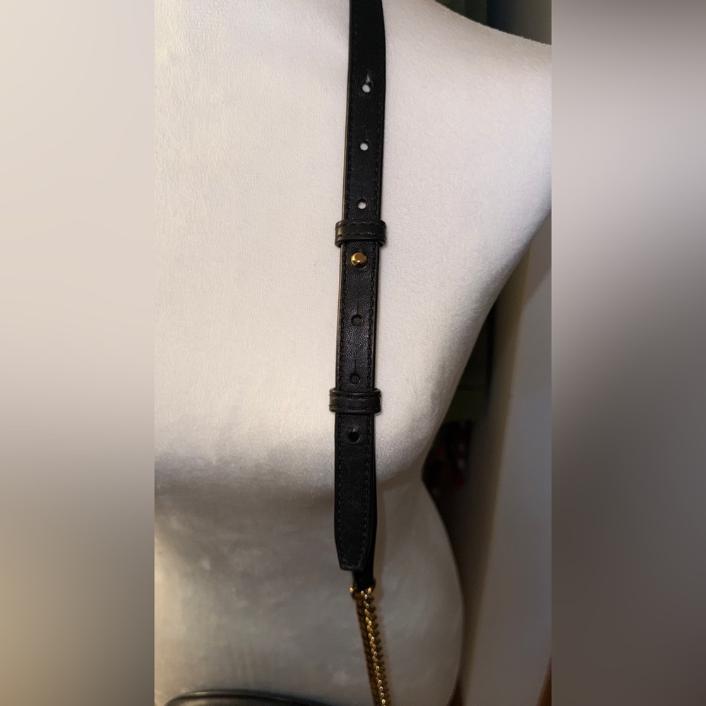 Tory Burch Black Round Crossbody Bag with Gold Chain - Picture 10 of 12
